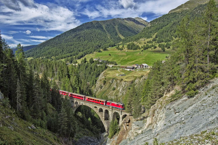 GLAICER & BERNINA EXPRESS BEEINDRUCKEND & FASZINIEREND